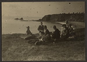 [Picknick vid havet] av Louis Fleckenstein
