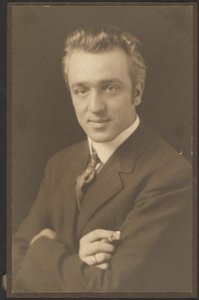 [Porträtt av en man som håller i en cigarr] av Louis Fleckenstein