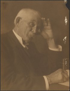 [Porträtt av en man sittande vid ett skrivbord] av Louis Fleckenstein