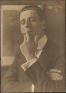 [Porträtt av en man som röker en cigarett] av Louis Fleckenstein