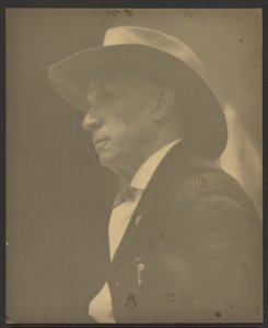 Porträtt av en man med en Stetson av Louis Fleckenstein