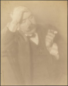 [Porträtt av en man med cigarr] av Louis Fleckenstein