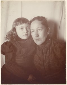 [Porträtt av en kvinna och en flicka] av Louis Fleckenstein