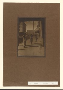 [Gatuscen] av Louis Fleckenstein