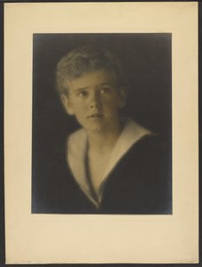 Rullkragen av Louis Fleckenstein