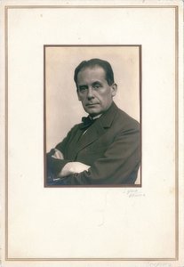 Walter Gropius (1883-1969). Början av 1920-talet av Louis Held
