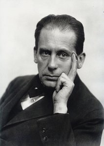 Walter Gropius, ca 1919. av Louis Held