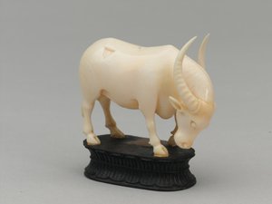 Svart biskop, schackpjäs, Indien, 1820 ca av Louis Thomas Bardel