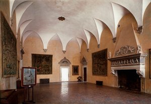 Hertigpalatsets salong byggd under regen av hertig Federico da Montefeltro (Frederic de Montefeltre, hertig av Urbino (Urbino) designad av arkitekten Luciano Laurana (1420-1479) och färdigställd av Francesco di Giorgio Martini. Urbino från 1400-talet, Ital