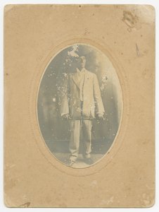 Foto av en man, ca. 1910. av Lucius Harper