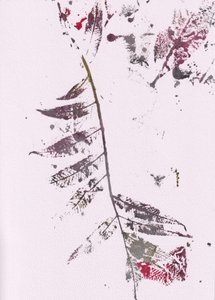 Intryck av mörka blad av Maira Ribena