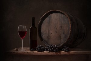 Rustikt stilleben med vin av Margareth Perfoncio