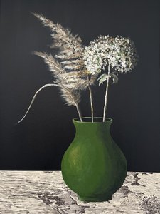 Grön vas med pampasgräs och hortensia av Marina Kozyr
