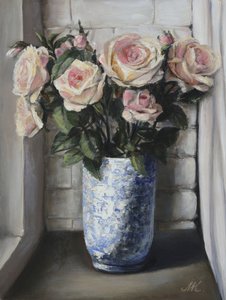 Rosa rosor på fönsterbrädan - Målning av en blå keramisk vas