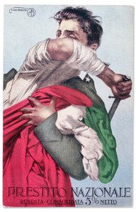 En italiensk soldat försvarar trikoloren med draget svärd. Propagandapostkort för det nationella lånet, ca 1915-18 (vykort)