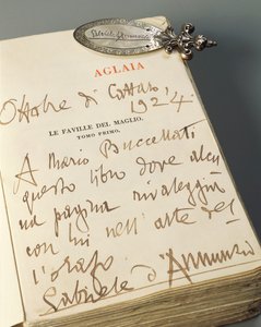 Silverbokmärke med utsmyckat handtag, handgraverat med naturmotiv och Gabriele D