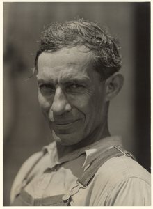 Mulatt arbetare på John Henrys bomullsplantage. Han var begåvad inom hantverk och vävning.  Melrose, Louisiana
