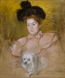 Kvinna i hallondräkt som håller en hund av Mary Cassatt