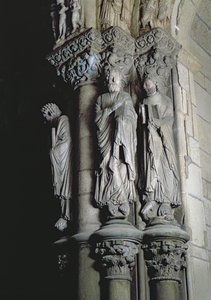 Detalj av Portico de la Gloria föreställande St. Andrew sten