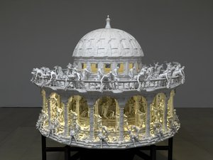 All Things Fall, 2014 (stål, aluminium, gips, harts, LED-lampor, motor) av Mat Collishaw