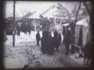 Barbarossa, 2002 (videoprojektor och simulerad diaprojektor) av Mat Collishaw