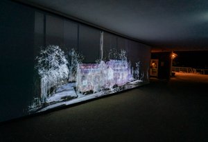 Echolocation, 2021 (3-kanals videoprojektion på polypropylenväv)