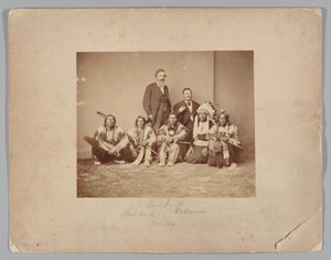 General J. E. Smith och indianer av Mathew B. Brady