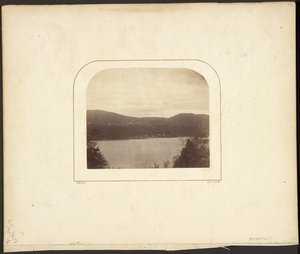 [Landskap med sjö] av Mathew B. Brady