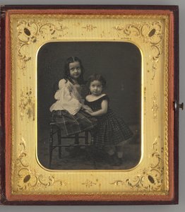 Utan titel (Porträtt av två flickor) av Mathew B. Brady