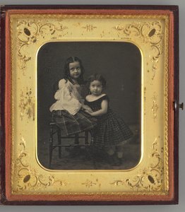 Untitled Portrait of Two Girls, 1861. av Mathew Brady