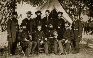 General Jefferson C. Davis och stab av Mathew and studio Brady