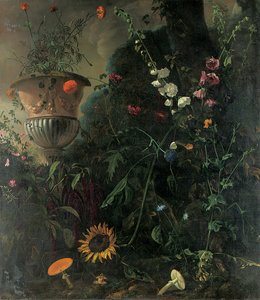 Stokrosor, rosor, en blåspetsblomma, solros och paddsvampar, med ringblommor i en urna vid ett träd