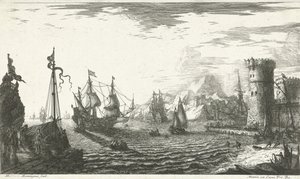 Hamn med fartyg som seglar in