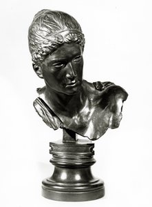 Cassandras huvud, ca 1895 (brons) av Max Klinger