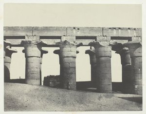 Luxor, Stora pelargången i palatset, Thebe, 184951, tryckt 1852. av Maxime Du Camp