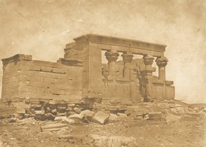 Pronaos av Temple of Déboude Parembole, 10 april 1850. av Maxime Du Camp