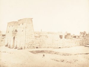 Allmän bild av Khons tempel i Karnac, Thebe, 1849-50. av Maxime Du Camp
