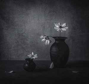 Ett bleknande blomsterstilleben