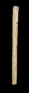 Redskap med mattdesign, AD 600-900 (ben) av Mayan Mayan