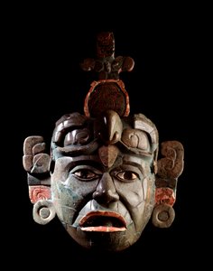 Precolombiansk konst, Mayacivilisation, klassisk period: begravningsmask i jadeit och skal. Från Tikal, Peten, Guatemala. Dämpa. 34,5 x bredd. 25,9 cm Guatemala, Museo Nazionale di Archeologia e Etnologia - Förcolumbiansk konst, Maya-civilisationen, Klassi