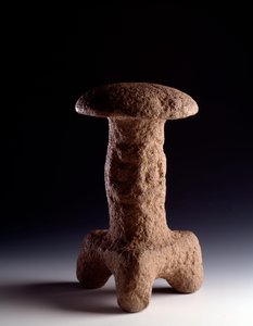 Precolumbian konst, Mayacivilisation, klassisk period: stenskulptur i form av en stativsvamp. från Chimaltenango, Guatemala. Dämpa. 31,3 x bredd 18 cm Guatemala, Nationalmuseet för arkeologi och etnologi av Mayan Mayan