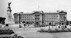 Buckingham Palace efter dess restaurering, London, 1926-1927.