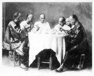 Middagstid, Hong Kong, Kina, c1900-talet. av Mee Cheung