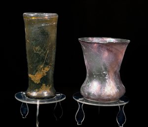 Barbarisk civilisation: glasmuggar från merovingertiden. 6-7-talet. Strasbourg, Palais Rohans arkeologiska museum