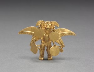 Bevingad figurhänge, ca. 1000-1550 (gjutet och hamrat guld)