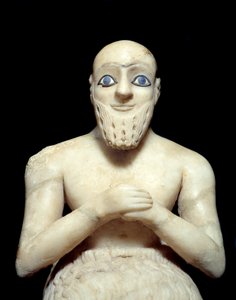 Art Mesopotamia: Staty av intendanten Ebih-il. Skulptur av albaster, skal, lapis-lazuli och skiffer, Omkring 2500 f.Kr. (sumerisk period, cirka 2900-2200 f.Kr.). Från Mari. Höjd: 0,525 m. Paris, Louvren av Mesopotamian