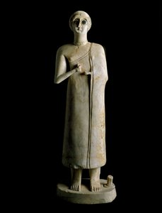 Mesopotamisk konst: statyett av kvinna eller gudinna. Terrakotta, 3:e årtusendet f.Kr. Från Tell Asmar (Ehnunna i Mesopotamien) Sön. 59 cm Museum of Bagdad, Irak