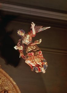 En ängel ovanför altartavlan i kapellet St. Joseph (målat trä)