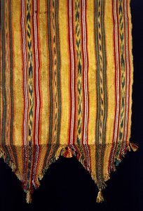 Detalj av en rebozo, sent 1800-tal (silke, bomull, naturliga färgämnen och guldtråd) av Mexican School