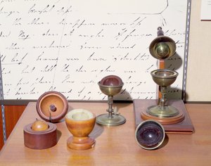 Faradays sfäriska kondensor, ca 1837 (blandteknik) av Michael Faraday